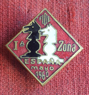 CHESS Tournament FIDE I. A - ZONA, SPAIN 1960  -  Enamel Buttonhole Badge / Pin - Jeux