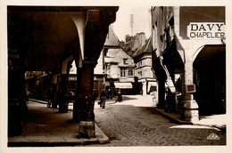 Dinan * La Rue Des Cordeliers Et Vieilles Maisons * Chapelier DAVY - Dinan