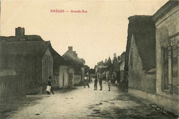 Rhéges * La Grande Rue Du Village * Villageois - Autres & Non Classés