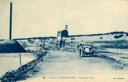 Noirmoutier * Route De L'entrée Du Goa * Gois * Automobile Voiture Ancienne - Noirmoutier