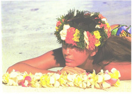 Tahiti Island, Women And Flowers Are Part Of The Tahitian Myth - Oceanië