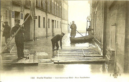 75 PARIS VENISE INONDATIONS DE JANVIER 1910 RUE POULLETIER ANIMEE BARQUE RADEAUX - Inondations De 1910