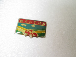 PIN'S    OPEL       ASTRA - Opel