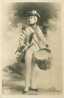 UGALDE * Carte Photo * Artiste Spectacle Music Hall Cabaret Théâtre * Photo REUTLINGER - Künstler