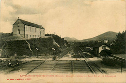 Laveline Devant Bruyères * église Et Lignes De St Dié Et De Gérardmer * Ligne Chemin De Fer Passage à Niveau Gare Dépôt - Autres & Non Classés