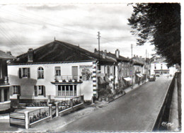 MONTHUREUX SUR SAONE   RUE DU GENERAL LECLERC ET PLACE DE LA REPUBLIQUE - Monthureux Sur Saone