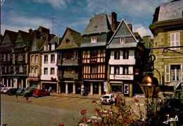 LANNION    ( COTES D' ARMOR )   LA PLACE DU CENTRE - Lannion