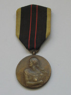 Médaille/décoration - BELGIQUE Médaille RESISTERE 1940/1945  **** EN ACHAT IMMEDIAT **** - Belgique