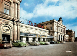 Reims * La Gare * La Brasserie LA SLAVIA Bière * Entrée Du Restaurant * Automobiles Anciennes - Reims