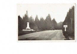 Cpm - 42 - BOURG ARGENTAL -- Route De St Etienne à .. - BORNE Michelin Col Du Grand Bois MONUMENT VOITURE - 1949 - Bourg Argental