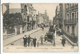 14 Calvados Trouville Sur Mer La Rue Victor Hugo Animée 1922 - Trouville