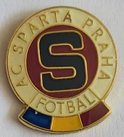 Slavia Praha Czech Republic  Football Soccer Club Fussball Calcio Futbol Futebol PINS BADGES A4/3 - Football