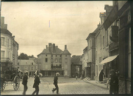 Doué La Fontaine * Photo Ancienne 1900 * Place Et Rue Du Village * Chapellerie * Commerce LACROIX - Doue La Fontaine