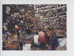 Guatemala : Puestos De Mascaras - Chichicastengo 1990 (cp Vierge Mundo Maya) - Guatemala