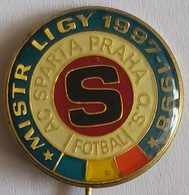 Slavia Praha Czech Republic  Football Soccer Club Fussball Calcio Futbol Futebol PINS BADGES A4/3 - Football