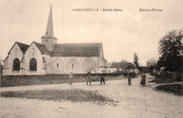 Grandville * Route Du Village , Entrée Nord * église * Villageois - Autres & Non Classés