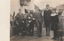 13910.  Fotografia Cartolina Vintage Gruppo Persone Bambini Vestiti Da Marinaio Aa '20 Genova ? - 14x9 - Personnes Anonymes