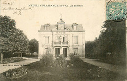 Neuilly Plaisance * Vue Sur La Mairie Du Village * Hôtel De Ville - Neuilly Plaisance
