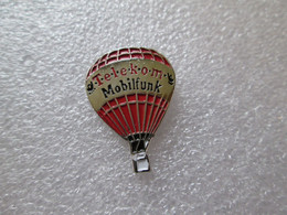 PIN'S    MONTGOLFIERE   BALLON    TELEKOM  MOBILFUNK - Fesselballons