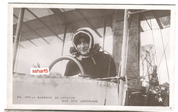 La BARONNE DE LAROCHE SUR SON AÉROPLANE Vraie Photo ETOILE 2 Emaillographie Env. 1910 - Aviateurs