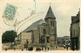Pantin * La Place De L'église Du Village * Rue - Pantin