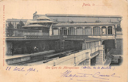 PARIS-UNE GARE DU METROPOLAIN - Métro Parisien, Gares