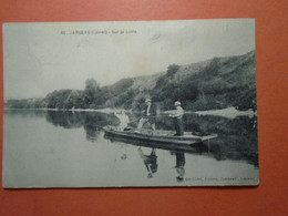 Delcampe - CPA   Loiret  JARGEAU  SUR LA LOIRE ANIMEE PECHEURS DANS UNE BARQUE       VOYAGEE 1927 TIMBRE - Jargeau