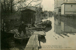 Alfortville * Embarcadère De Canots Berthon De La Rue Victor Hugo * La Grande Crue De La Seine , Janvier 1910 - Alfortville