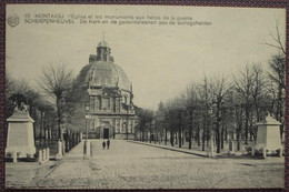 Scherpenheuvel-Zichem / Montaigu-Zichem - De Kerk / L'église Et Les Monuments Aux Héros De La Guerre - Scherpenheuvel-Zichem