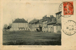 Lezay * La Place Du Champ De Foire , Côté Est - Other & Unclassified