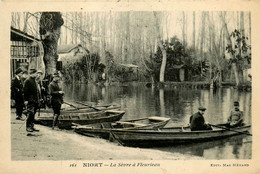 Niort * La Sèvre à Fleurieau * Barques - Niort