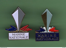 MARINE NATIONALE *** Lot De 2 Pin's Differents *** 1015 - Militaria