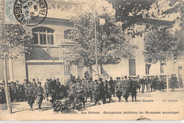 CPA 38 GRENOBLE LES GREVES OCCUPATION MILITAIRE DU GYMNASE MUNICIPAL - Grenoble