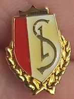 FC STANDARD Liege - Belgium  Football Soccer Club Fussball Calcio Futbol Futebol  PINS A4/5 - Football