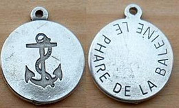 DAF-034  Médaille Le Phare De La Baleine Au Dos Une Ancre - Bateaux