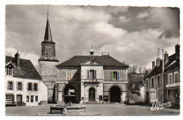 89 - Yonne / CERISIERS -- Place De La Mairie. - Cerisiers
