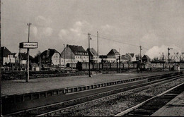 ! S/w Ansichtskarte Löhne In Westfalen, Bahnhof - Stations - Met Treinen