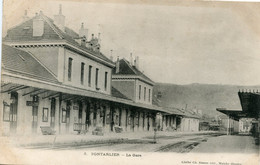 11370 Cpa 25 Pontarlier - La Gare " état Carte Gondolée " - Pontarlier