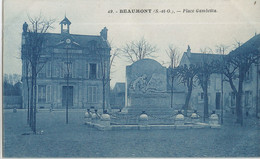 CPA - Beaumont-sur-Oise - Place Gambetta - Beaumont