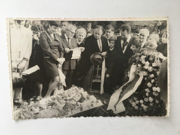 Dead Woman In Coffin / Tote Frau Im Sarg / Femme Morte Dans Un Cercueil - Funerals Cemetery Graveyard Tomb - Funérailles