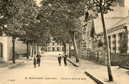 S8491 Cpa 44 Machecoul - L'Avenue Près La Gare - Machecoul