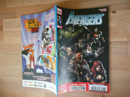 AVENGERS N 5 NOVEMBRE 2013 JOIN THE REVOLUTION MARVEL  PANINI COMICS  TRES BON ETAT - Marvel France