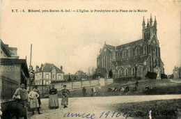 Bihorel * Près Rouen * Vue Sur L'église , Le Presbytère Et La Place De La Mairie * Villageois - Bihorel