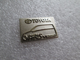 PIN'S     TOYOTA   YARIS VERSO - Toyota