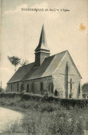 Touffreville * Route Et Vue Sur L'église Du Village - Autres & Non Classés