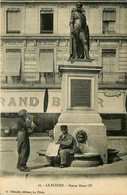 La Flèche * Place Et Statue Henri IV * Grand Bazar - La Fleche