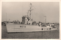 Bateau Guerre M679 * Carte Photo * Militaria * Marine Militaire Française * Photo BYTCHKOVSKY - Warships