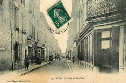 Revel * Commerce Magasin De Cartes Postales Anciennes , La Rue De Dreuilhe - Revel