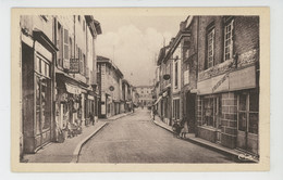 CHATILLON SUR CHALARONNE - Rue Pasteur - Châtillon-sur-Chalaronne