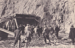 VALLORBE - LE MONT D'OR - Equipe D'Ouvriers Rentrant Au Tunnel - 1929 A. Deriaz éditeur - Orbe